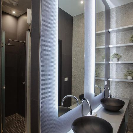 שקודר Corner Hostel מראה חיצוני תמונה