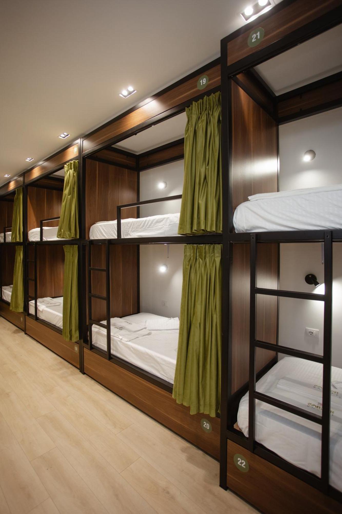שקודר Corner Hostel מראה חיצוני תמונה