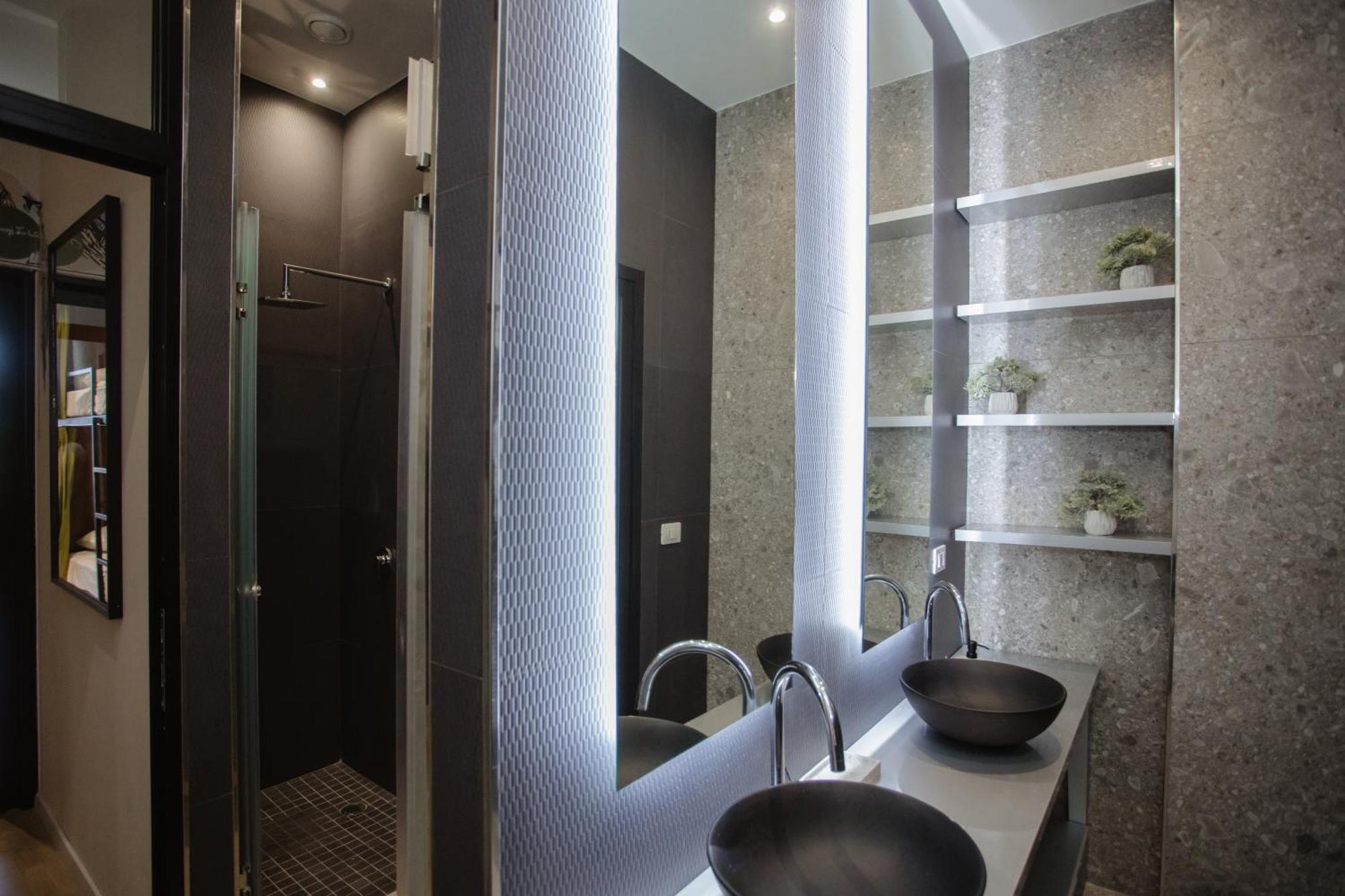 שקודר Corner Hostel מראה חיצוני תמונה