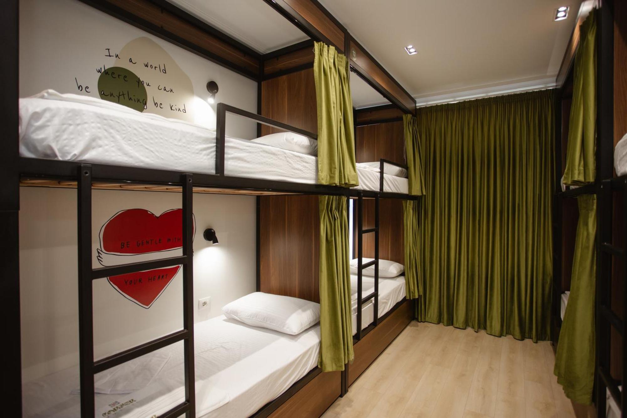 שקודר Corner Hostel מראה חיצוני תמונה