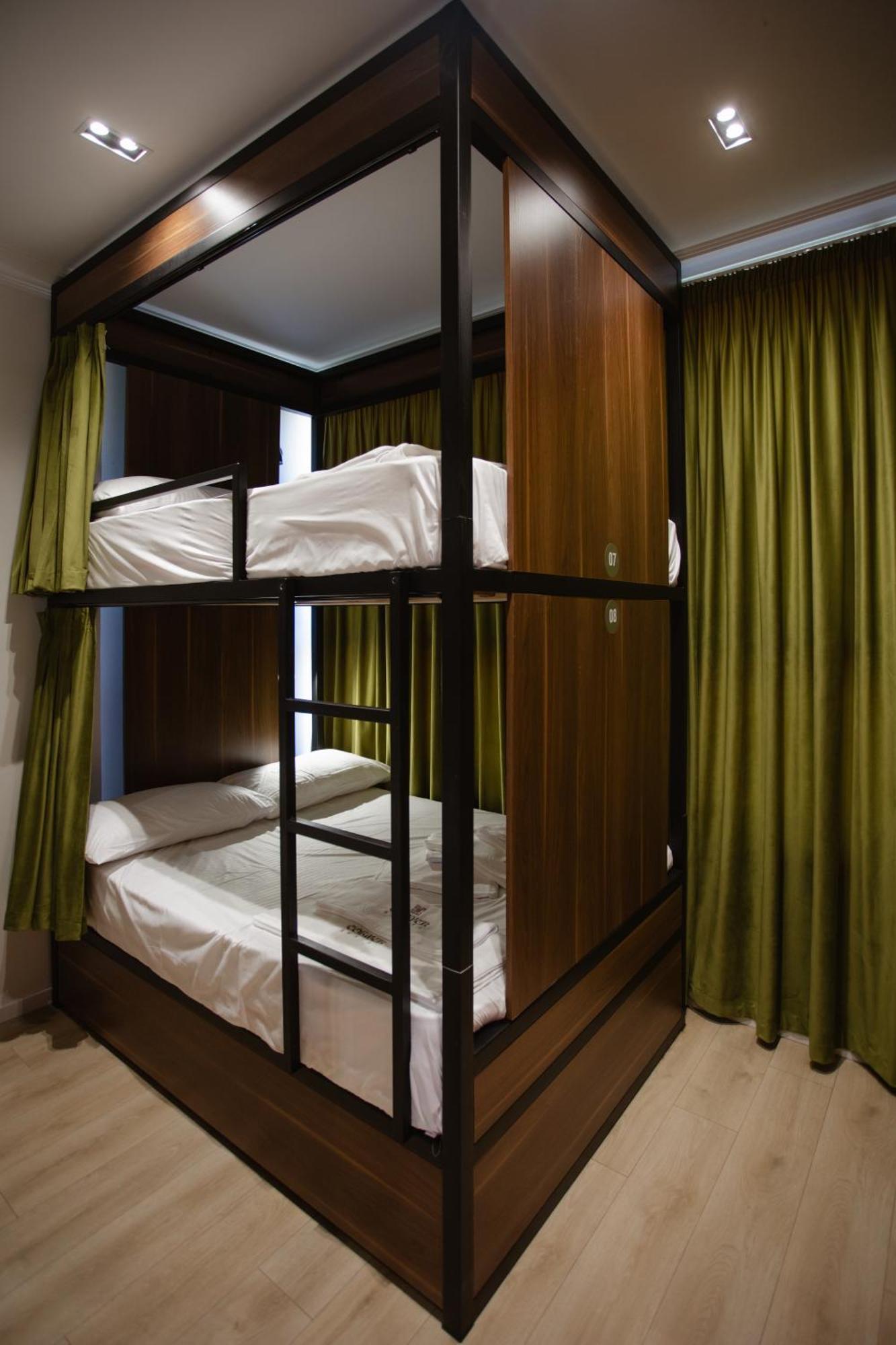 שקודר Corner Hostel מראה חיצוני תמונה