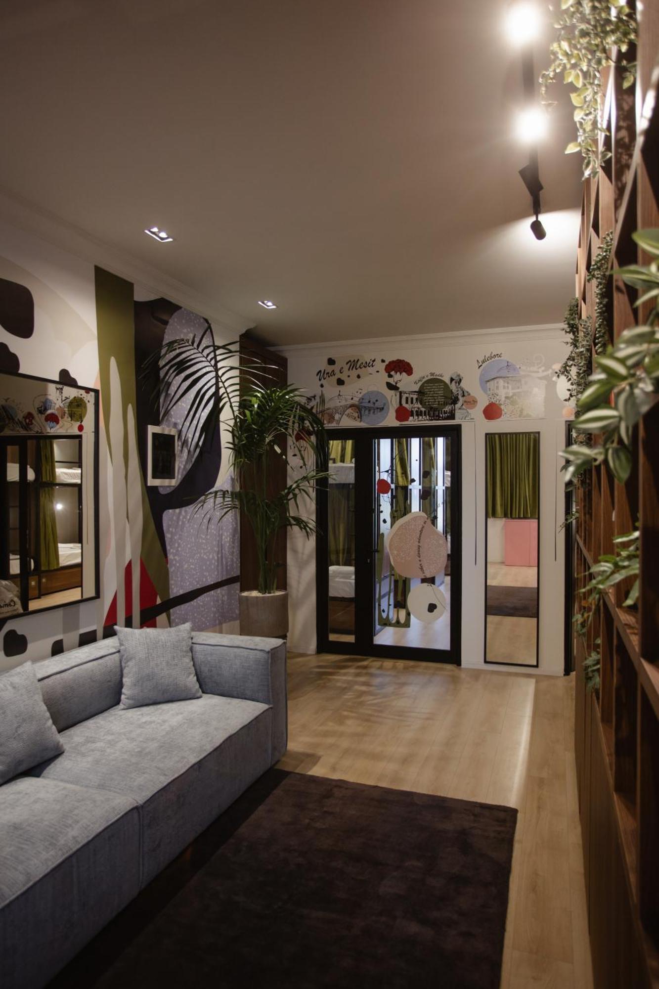 שקודר Corner Hostel מראה חיצוני תמונה