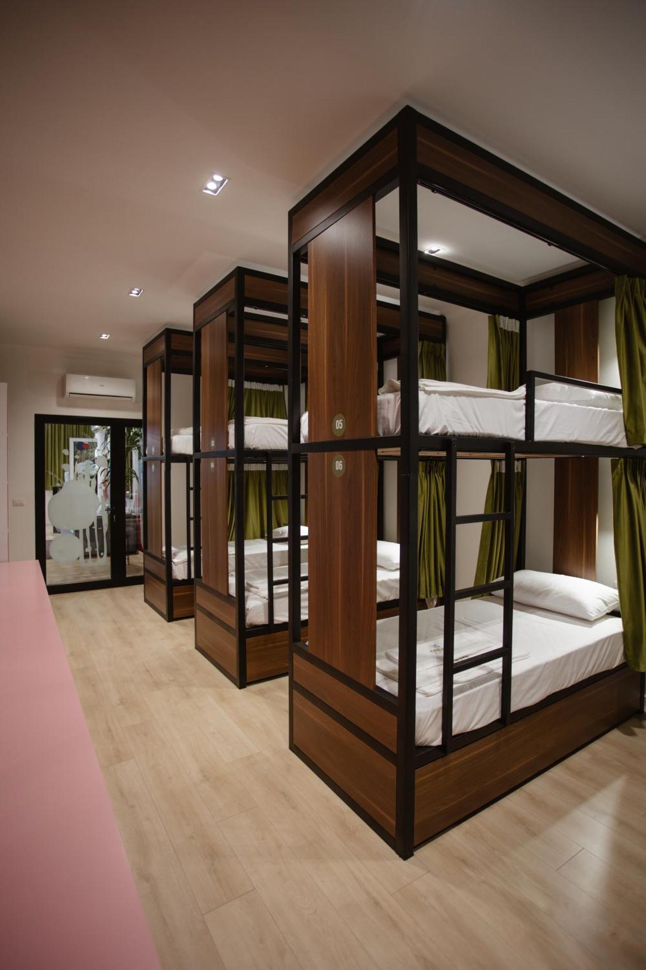 שקודר Corner Hostel מראה חיצוני תמונה