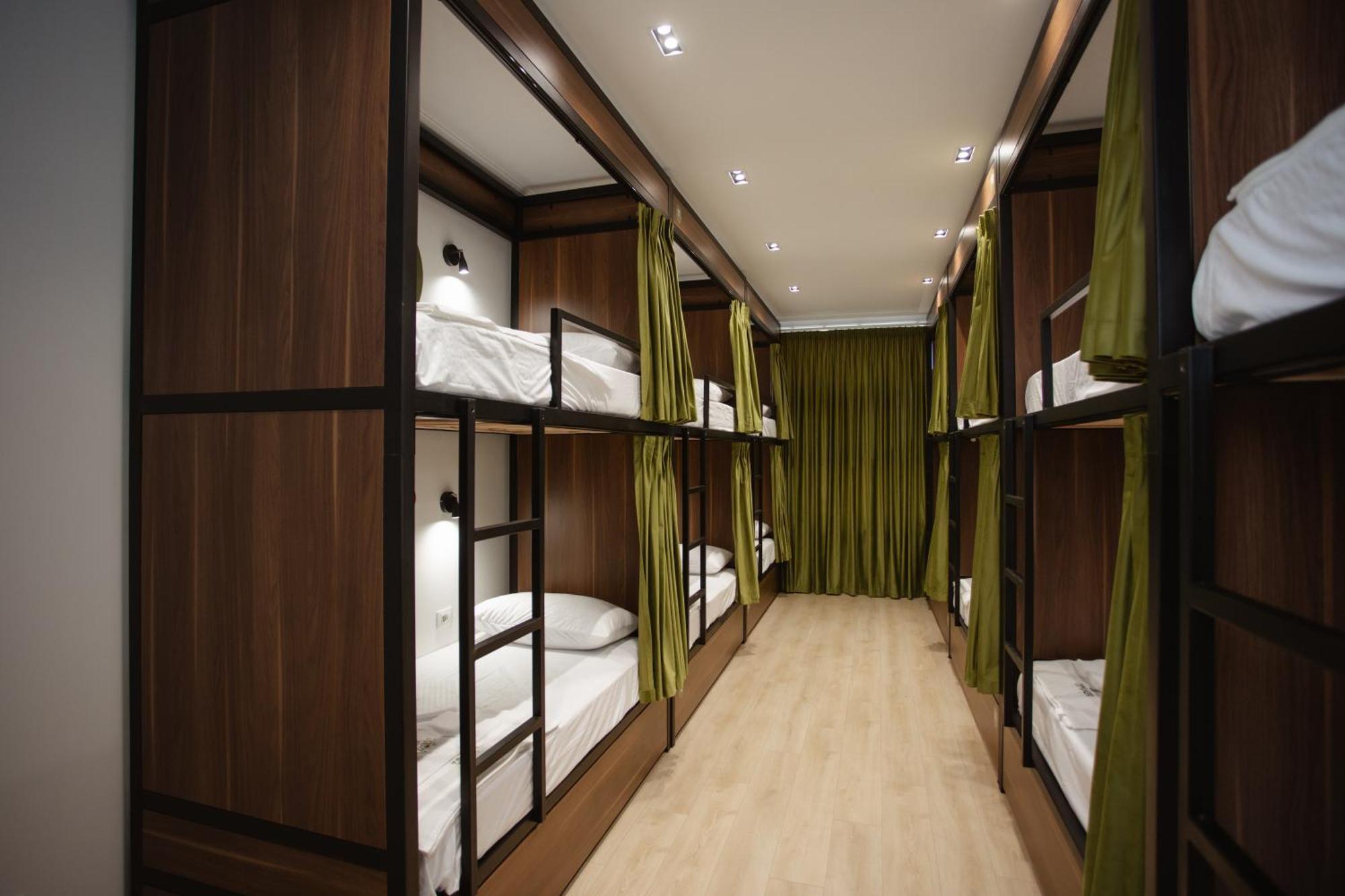 שקודר Corner Hostel מראה חיצוני תמונה